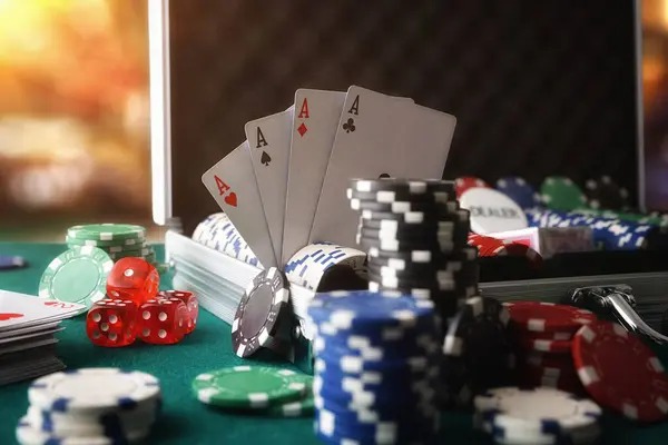Hand history and payout settlement Hand history and settlement screen